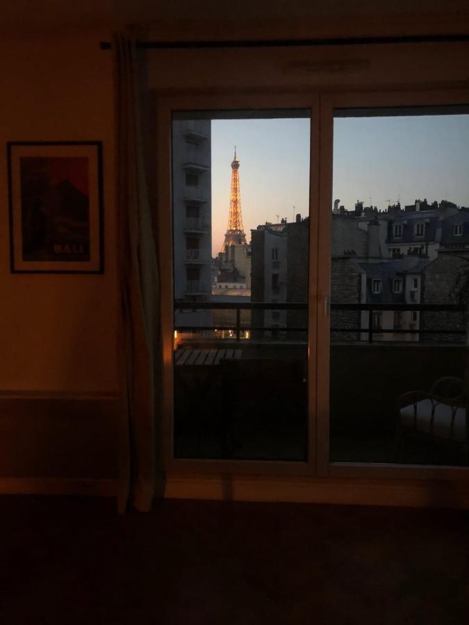 Superb Apartment With Balcony & Eiffel Tower View Paris Exteriör bild